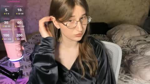 Snapshot of oskar_fucker chatting on 05.19.26 Leliana online show from 05.19.26