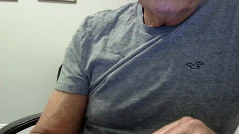 Snapshot of ossibottom chatting on 06.22.26 Ossi online show from 06.22.26