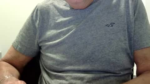Snapshot of ossibottom chatting on 07.03.26 Ossi online show from 07.03.26