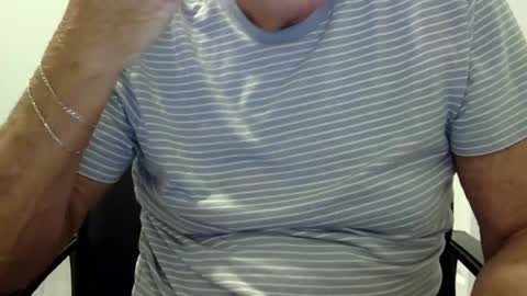 Snapshot of ossibottom chatting on 07.04.26 Ossi online show from 07.04.26