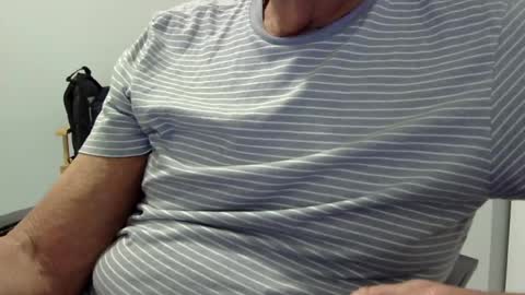 Snapshot of ossibottom chatting on 07.07.26 Ossi online show from 07.07.26
