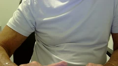 Snapshot of ossibottom chatting on 07.10.26 Ossi online show from 07.10.26