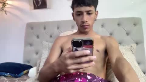 Snapshot of ostin_18hot chatting on 11.25.25 ostin 18hot online show from 11.25.25