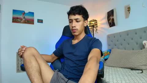 Snapshot of ostin_18hot chatting on 11.26.25 ostin 18hot online show from 11.26.25