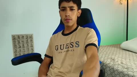 Snapshot of ostin_18hot chatting on 12.05.25 ostin 18hot online show from 12.05.25