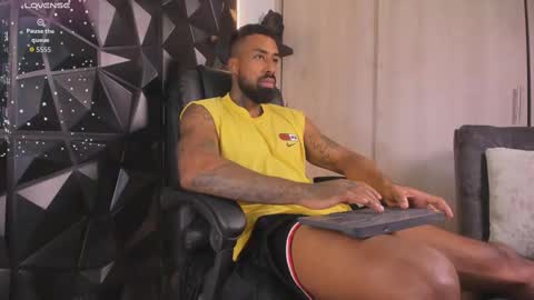 Snapshot of ostin_danielss chatting on 10.07.25 Ostin Daniels online show from 10.07.25