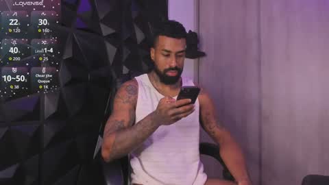 Snapshot of ostin_danielss chatting on 10.26.25 Ostin Daniels online show from 10.26.25