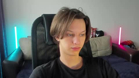 Snapshot of ostin_meoww chatting on 05.21.26 Ostin online show from 05.21.26