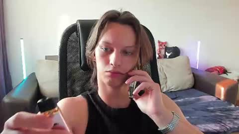 Snapshot of ostin_meoww chatting on 06.15.26 Ostin online show from 06.15.26