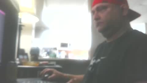 Snapshot of ouiostie chatting on 12.03.25 Vraiment la online show from 12.03.25