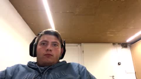 Snapshot of outflayd chatting on 11.05.25 outflayd online show from 11.05.25