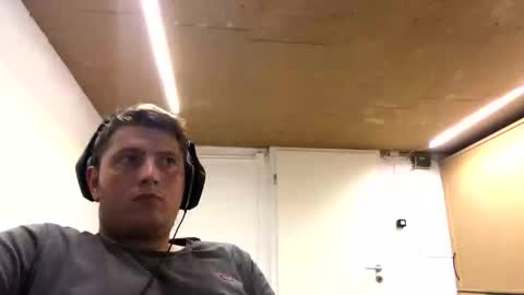 Snapshot of outflayd chatting on 11.06.25 outflayd online show from 11.06.25