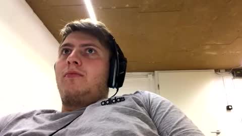 Snapshot of outflayd chatting on 12.01.25 outflayd online show from 12.01.25