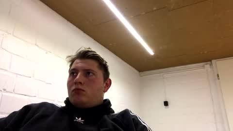 Snapshot of outflayd chatting on 02.18.26 outflayd online show from 02.18.26