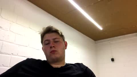 Snapshot of outflayd chatting on 02.20.26 outflayd online show from 02.20.26