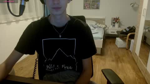 OverkneeBabe online show from 02.04.25