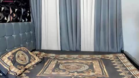 Snapshot of ovie_cunt chatting on 03.18.26 Ovie online show from 03.18.26