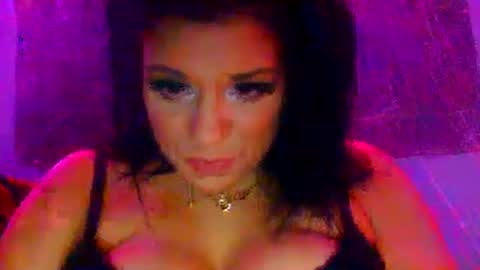 Snapshot of ovmilf chatting on 12.20.25 ovmilf online show from 12.20.25