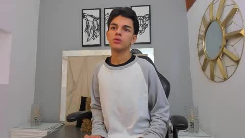 Snapshot of owen__johnson chatting on 09.18.25 Owen Johnson online show from 09.18.25