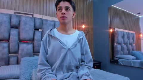 Snapshot of owen__johnson chatting on 12.02.25 Owen Johnson online show from 12.02.25