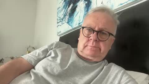 Snapshot of ozhairybearxxxx chatting on 01.23.25 ozhairybearxxxx online show from 01.23.25