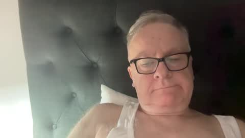 Snapshot of ozhairybearxxxx chatting on 03.03.25 ozhairybearxxxx online show from 03.03.25