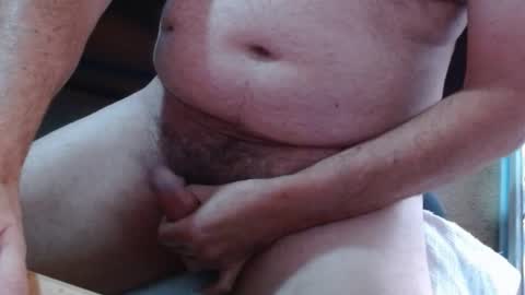 Snapshot of ozzieozzieoi chatting on 01.16.25 HairyolOz online show from 01.16.25