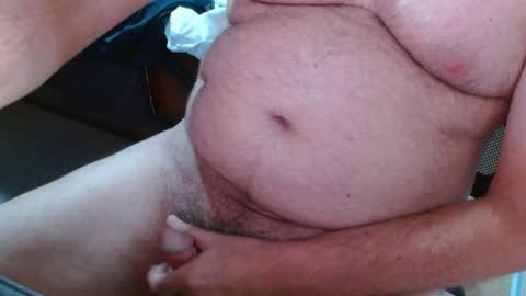 Snapshot of ozzieozzieoi chatting on 02.26.25 HairyolOz online show from 02.26.25