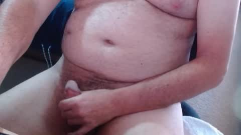 Snapshot of ozzieozzieoi chatting on 10.13.25 HairyolOz online show from 10.13.25