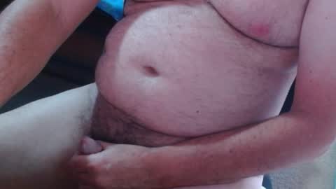 Snapshot of ozzieozzieoi chatting on 11.25.25 HairyolOz online show from 11.25.25