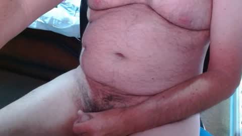 Snapshot of ozzieozzieoi chatting on 12.16.25 HairyolOz online show from 12.16.25