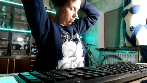 Ella online show from 04.19.26
