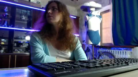 Ella online show from 05.01.26