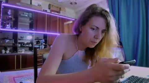 Ella online show from 08.03.26