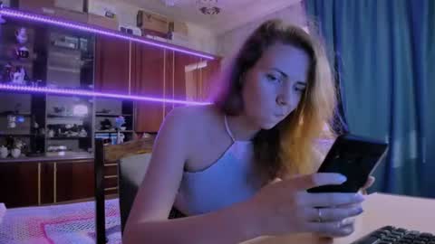 Ella online show from 08.03.26
