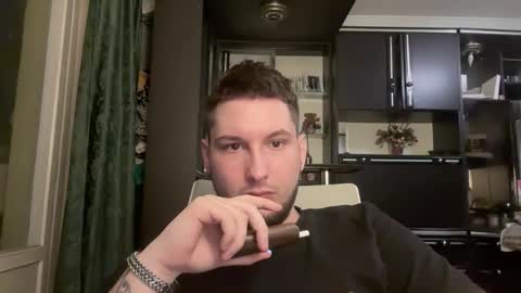 Snapshot of pablo_benzo chatting on 10.21.25 pablo_benzo online show from 10.21.25