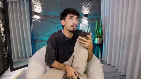 Snapshot of pablo_russoo chatting on 04.14.26 pablo online show from 04.14.26