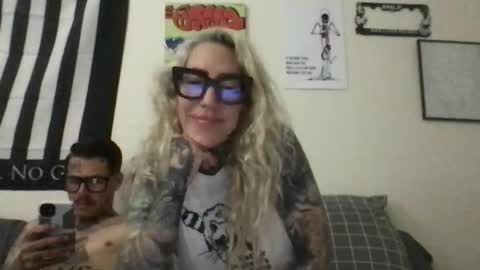 Snapshot of paigesixx_charlievicious chatting on 10.18.25 paigesixx_charlievicious online show from 10.18.25