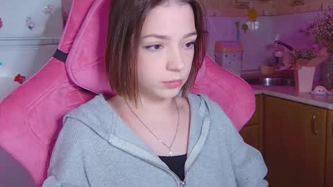Snapshot of pambeeslyy chatting on 04.12.26 Pam online show from 04.12.26