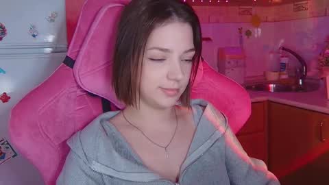 Snapshot of pambeeslyy chatting on 04.18.26 Pam online show from 04.18.26