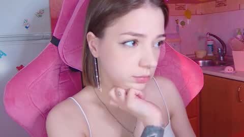 Snapshot of pambeeslyy chatting on 05.20.26 Pam online show from 05.20.26