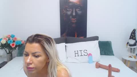 PAMEL ISSY online show from 02.02.25