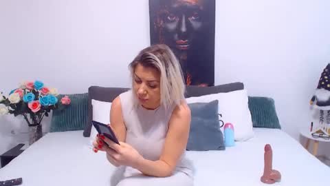 PAMEL ISSY online show from 02.11.25