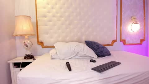 pamela_johnsonn online show from 05.04.26