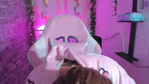 Snapshot of pamelajhonsom chatting on 11.05.25 pamelajhonsom online show from 11.05.25