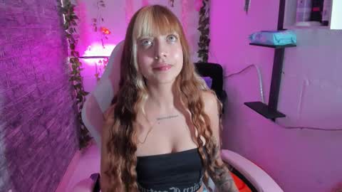 Snapshot of pamelajhonsom chatting on 11.05.25 pamelajhonsom online show from 11.05.25