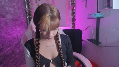 Snapshot of pamelajhonsom chatting on 11.10.25 pamelajhonsom online show from 11.10.25