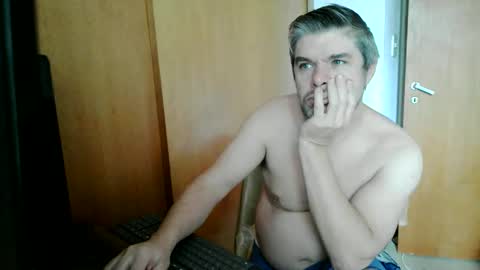 Snapshot of panchomadrid chatting on 05.29.26 Pancho Madrid online show from 05.29.26