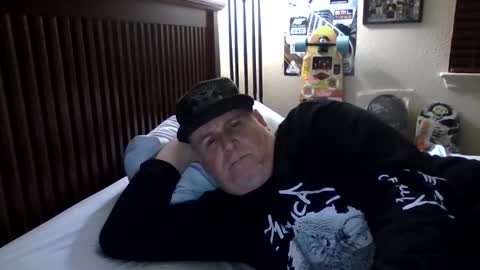 Snapshot of panos678442 chatting on 02.16.25 panos online show from 02.16.25