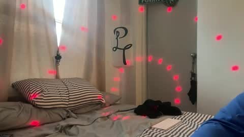PantsLessTraveler online show from 04.27.26